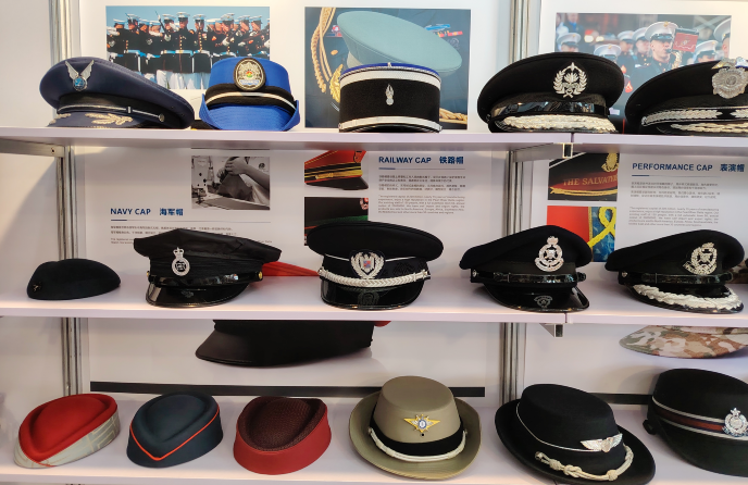 贝雷帽与空姐帽的核心区别：从设计到应用的深度剖析