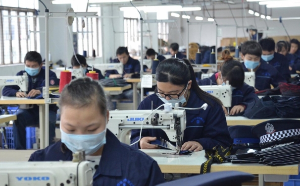 瑁尔服饰：辞旧启新程 策马向未来 共贺2026元旦佳节