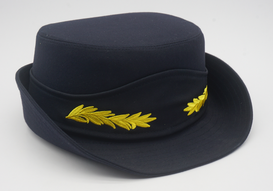 卷边帽适合什么脸型